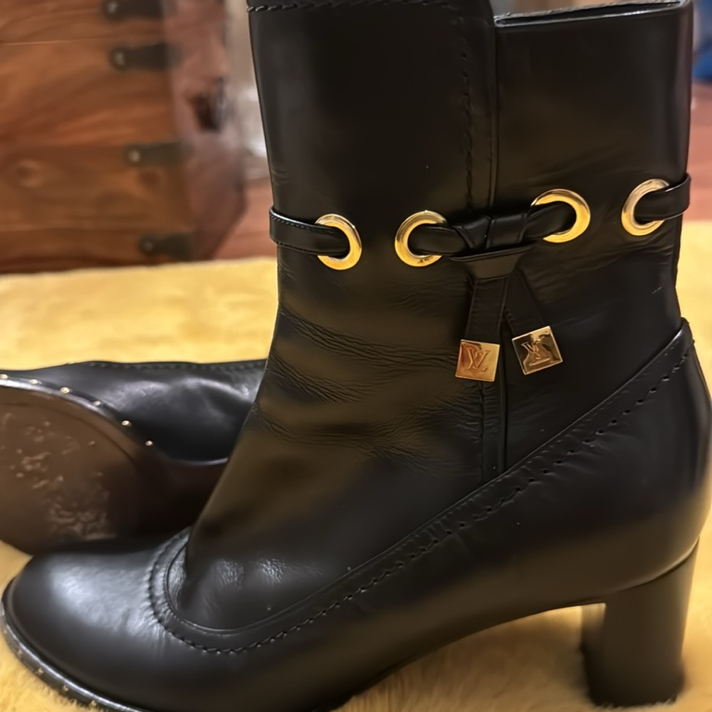 Louis Vuitton Black Leather Ankle Boot with gold detail size 36. Used. - Picture 8 of 10